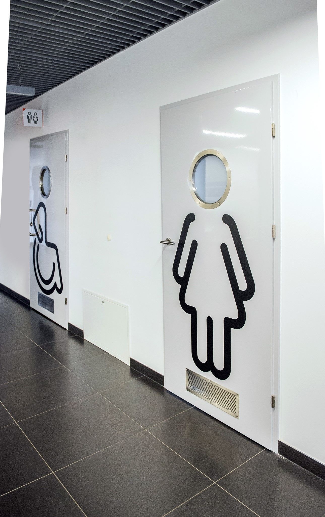 portes de toilettes d'entreprise